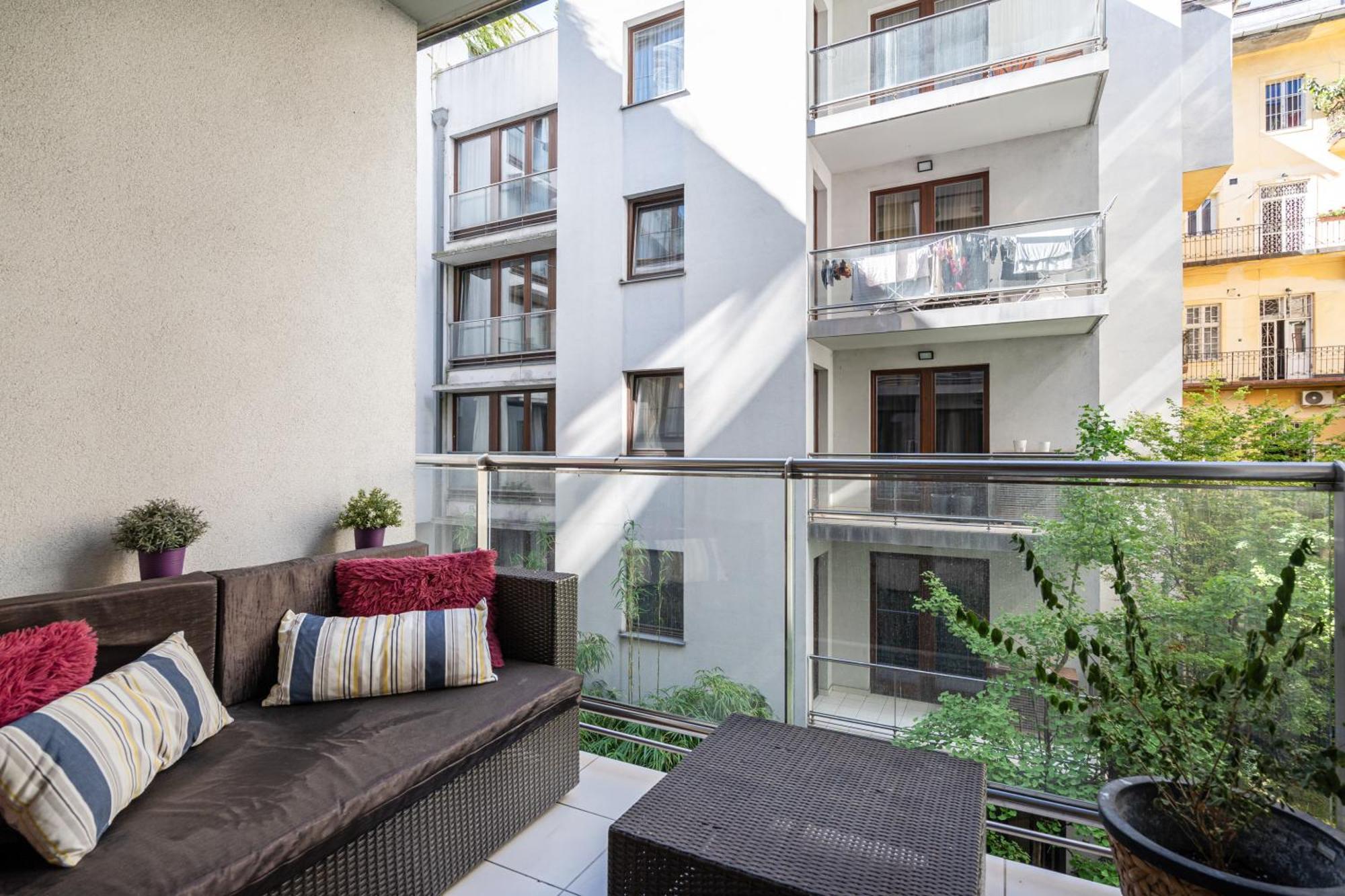 Home Of Serenity - 2 Bdr, Free Parking And Terrace Budapeste Exterior foto